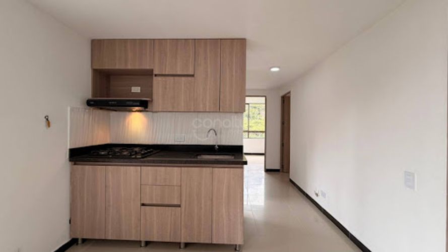 Apartamento de 3 alcobas en arriendo en Castropol, Medellín, 78 m² · foto 3 de 20