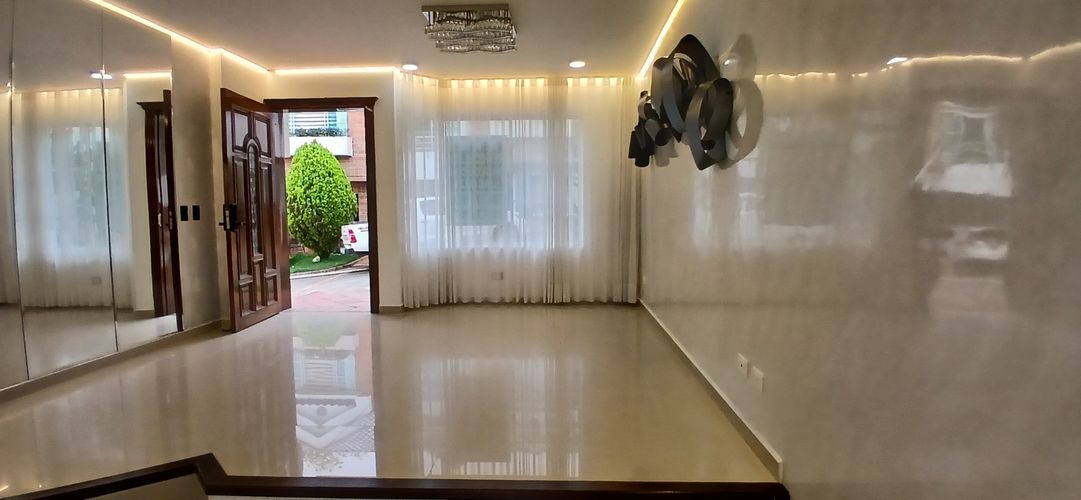 Casa de 4 alcobas en venta en Lagos Del Cacique, Bucaramanga, 219 m² · foto 3 de 19