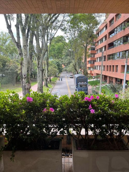 Apartamento de 3 alcobas en venta en La Cabrera, Bogotá, 382 m² · foto 9 de 12