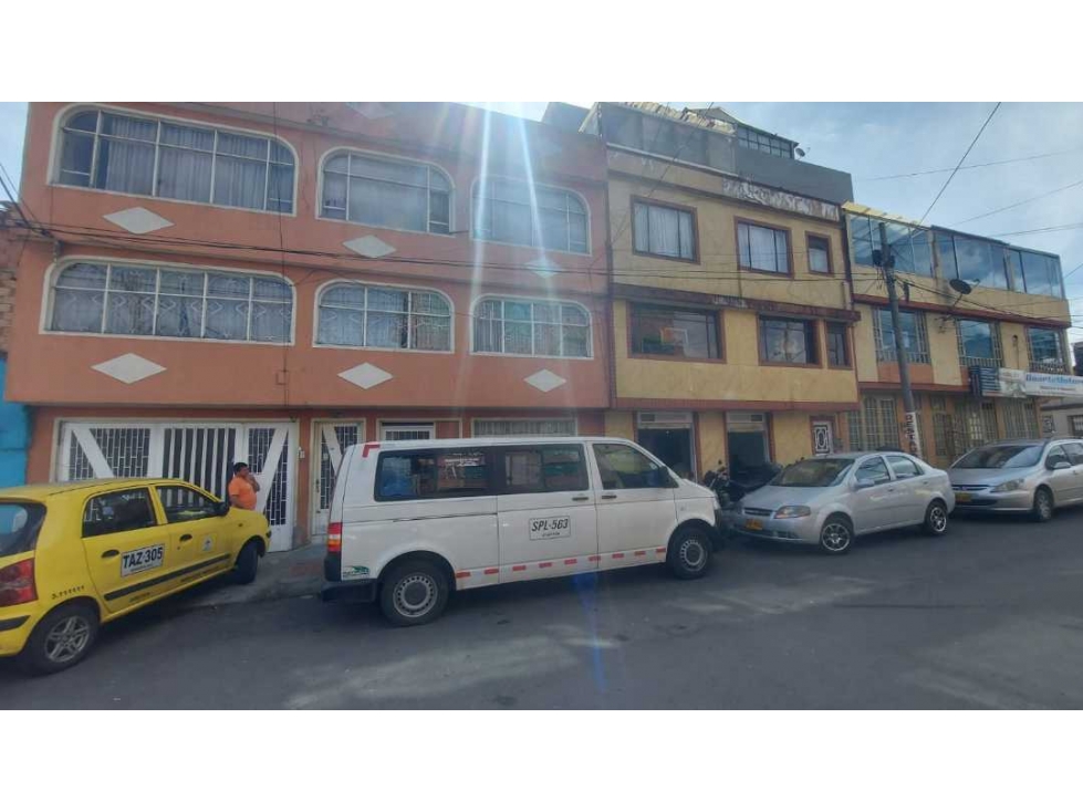 Casa en venta en San Fernando, Bogotá · foto 2 de 24