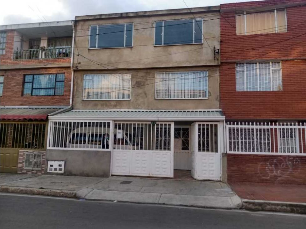 Casa en venta en Carvajal, Bogotá · foto 3 de 24