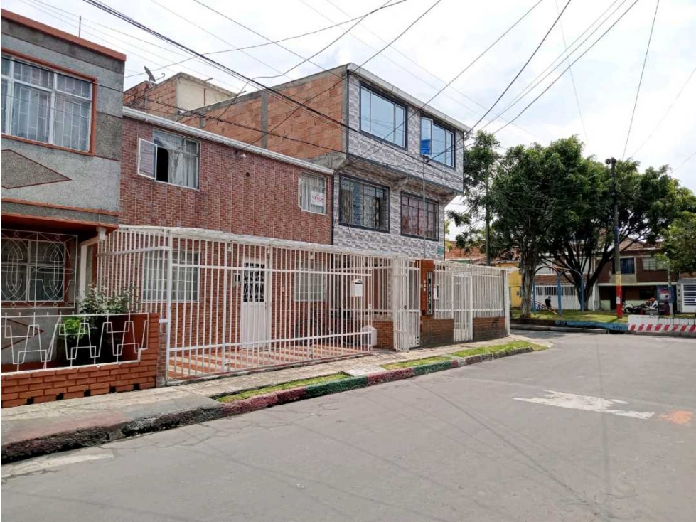 Casa en venta en Kennedy Central, Bogotá · foto 2 de 24