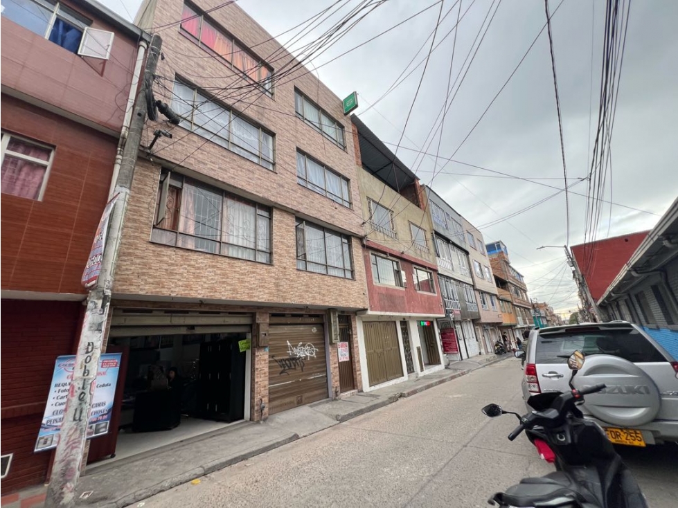 Casa en venta en Alfonso Lopez, Bogotá · foto 2 de 24