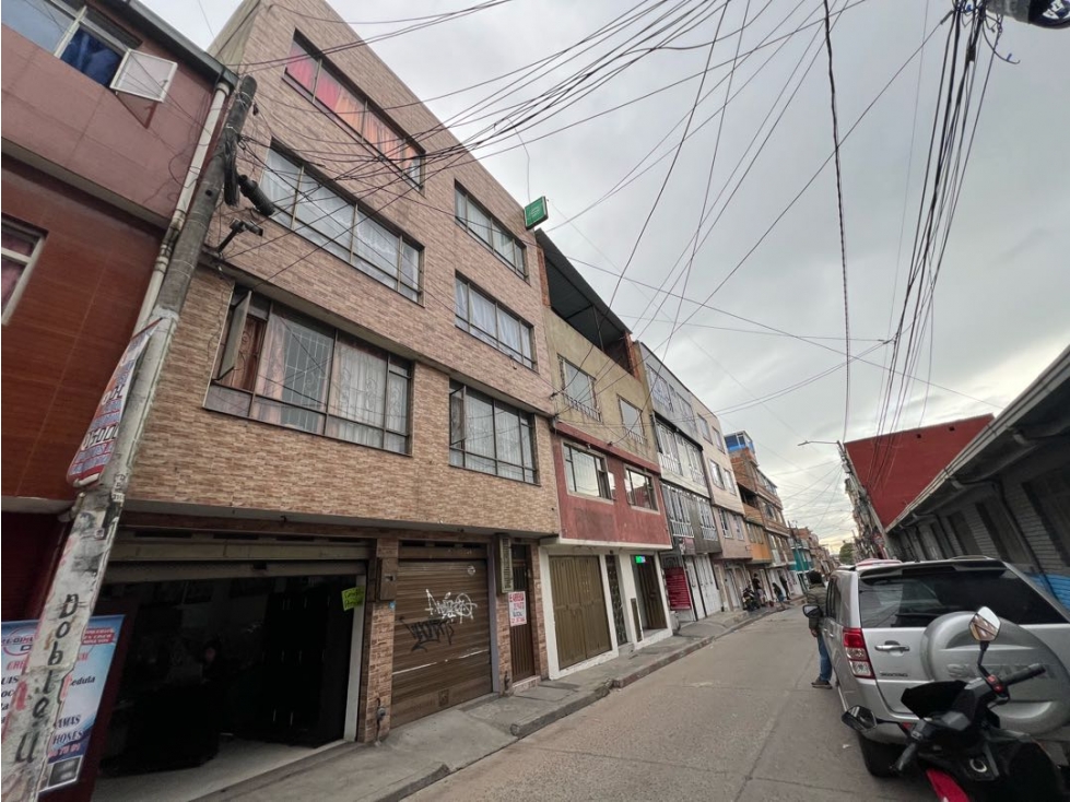 Casa en venta en Alfonso Lopez, Bogotá · foto 3 de 24