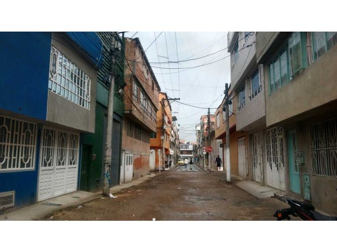 Casa de 5 alcobas en venta en Chucua De La Vaca I, Bogotá, 220 m² · foto 4 de 24