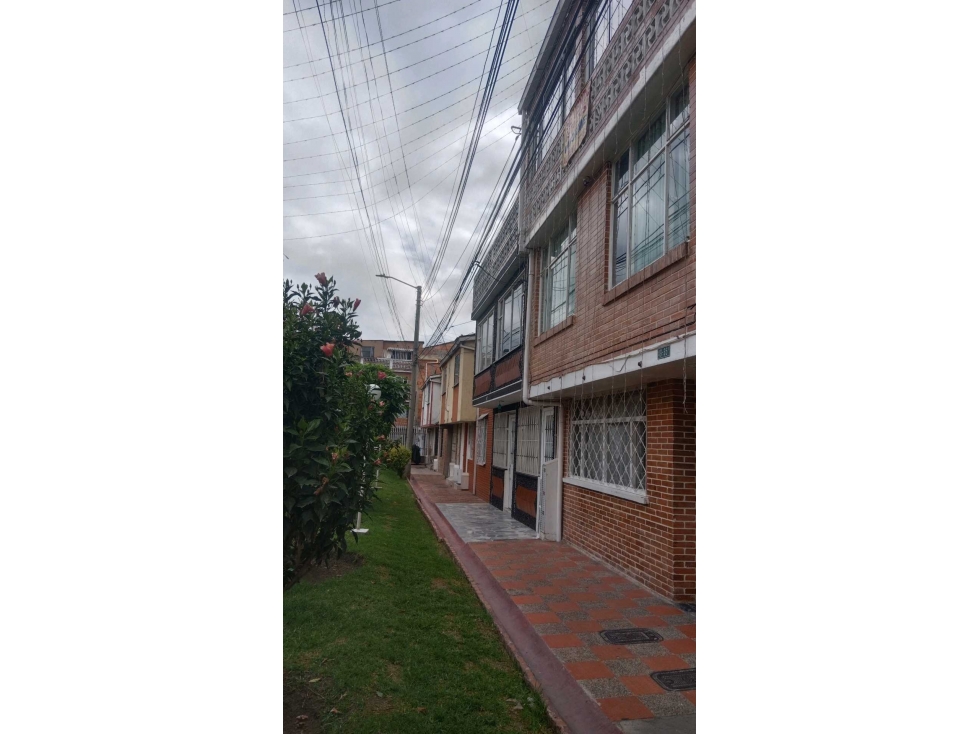 Casa en venta en Casa Blanca, Bogotá · foto 2 de 24