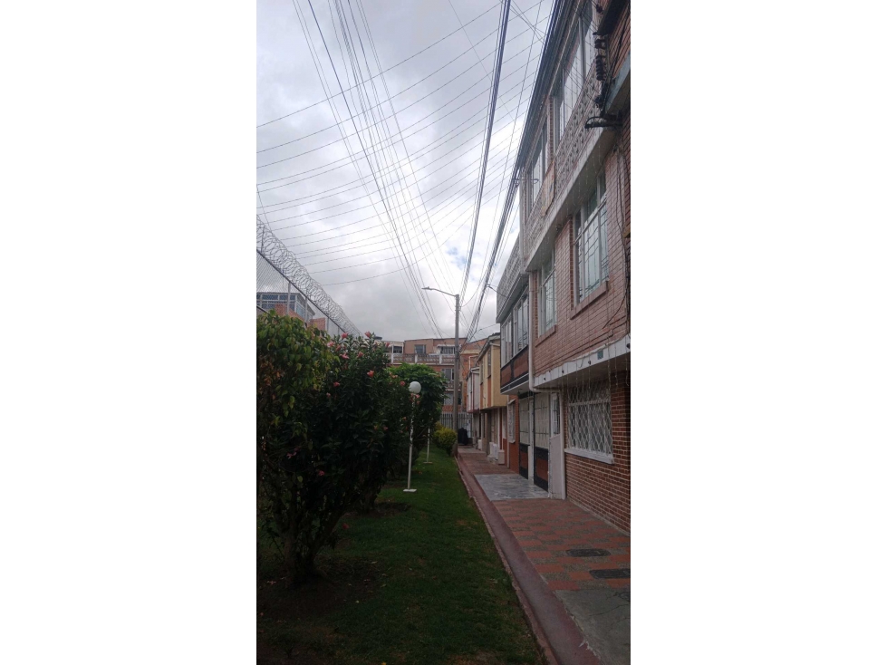 Casa en venta en Casa Blanca, Bogotá · foto 3 de 24