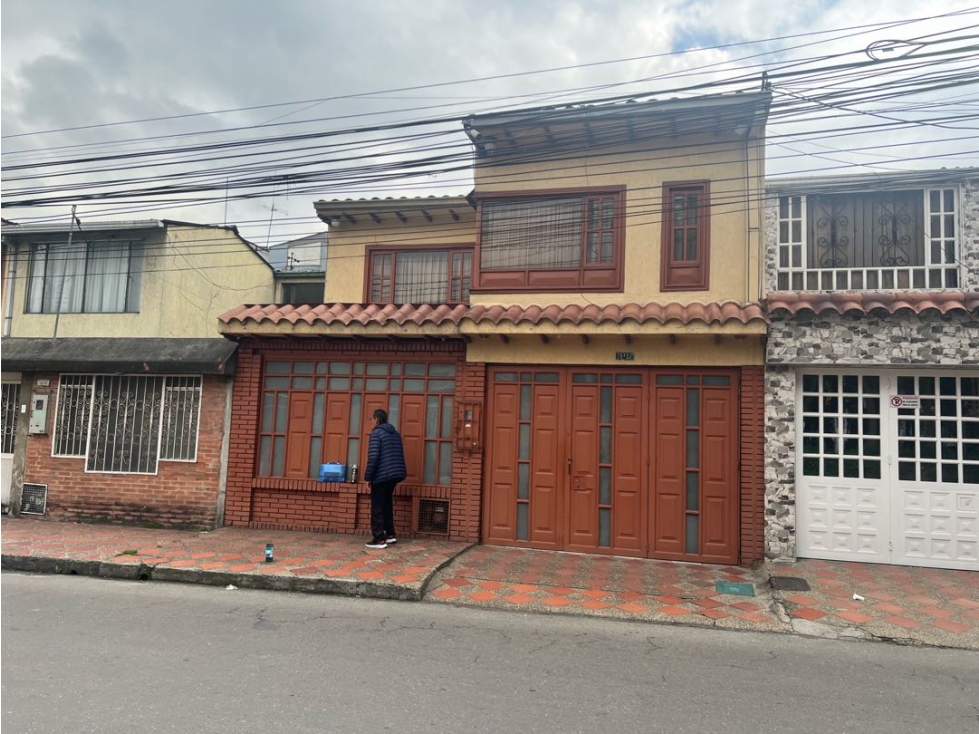 Casa en venta en Castilla, Bogotá · foto 2 de 24