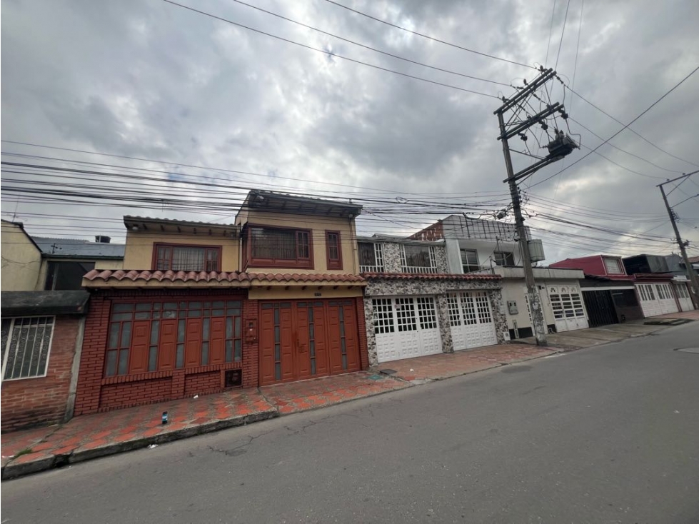 Casa en venta en Castilla, Bogotá · foto 4 de 24