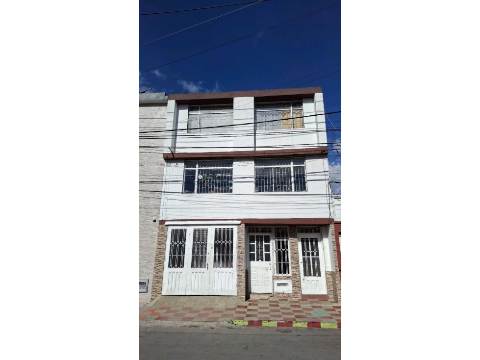 Casa en venta en Kennedy Central, Bogotá · foto 3 de 24