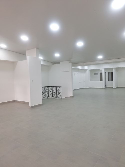 Local en arriendo en Santa Monica, Cali, 150 m² · foto 2 de 11