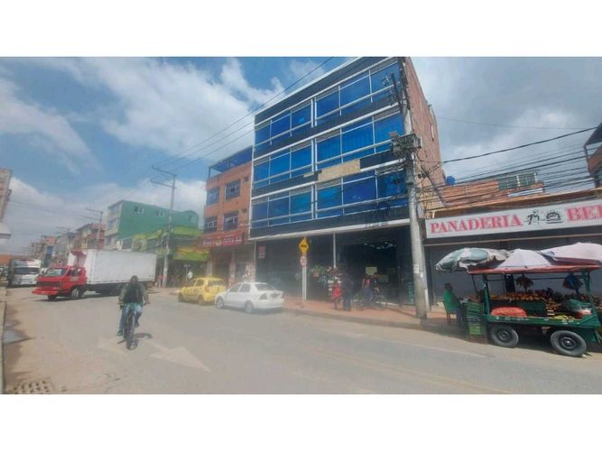 Casa de 5 alcobas en venta en El Portal De Las Americas, Bogotá, 576 m² · foto 4 de 11