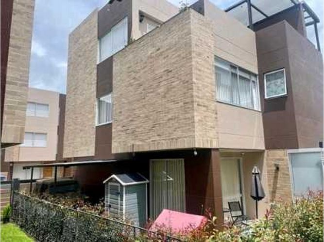 Casa de 5 alcobas en venta en Yerbabuena, Chía, 160 m² · foto 2 de 24