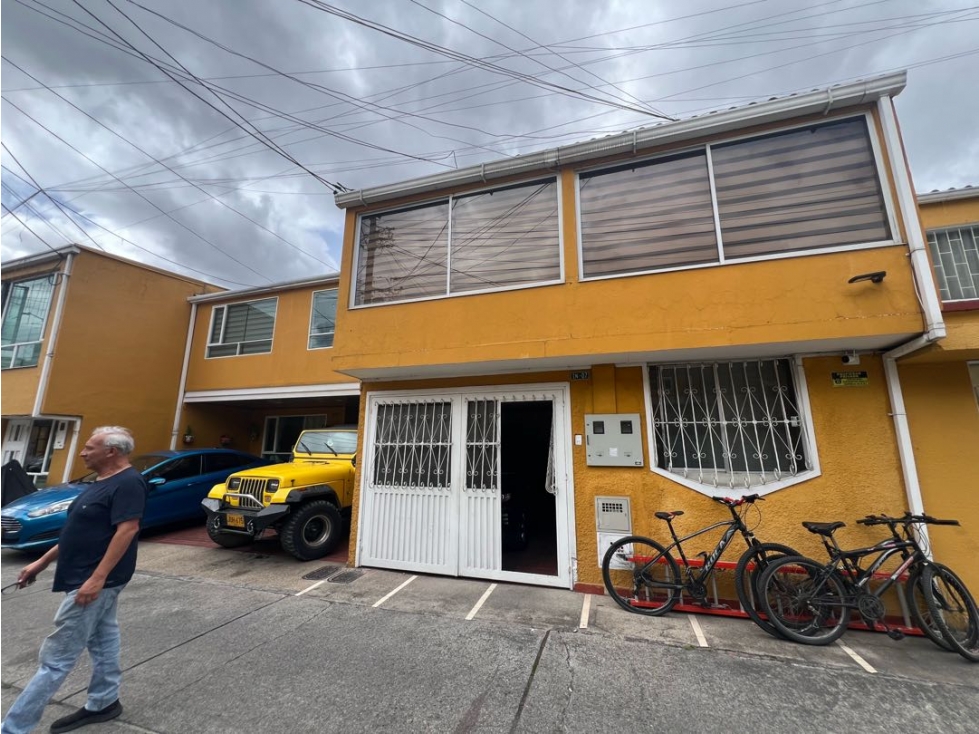 Casa en venta en Castilla, Bogotá · foto 2 de 24