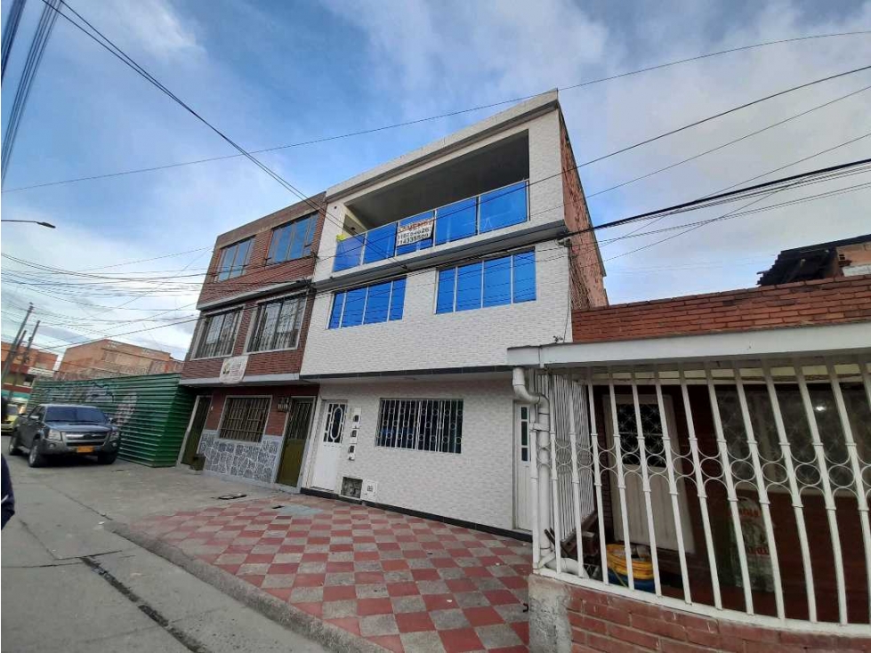 Casa en venta en Super Manzana 11, Bogotá · foto 2 de 24