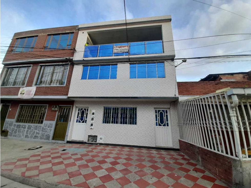 Casa en venta en Super Manzana 11, Bogotá · foto 3 de 24