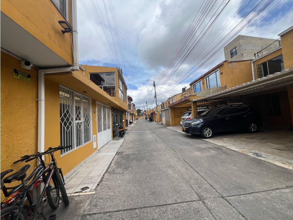 Casa en venta en Castilla, Bogotá · foto 5 de 24