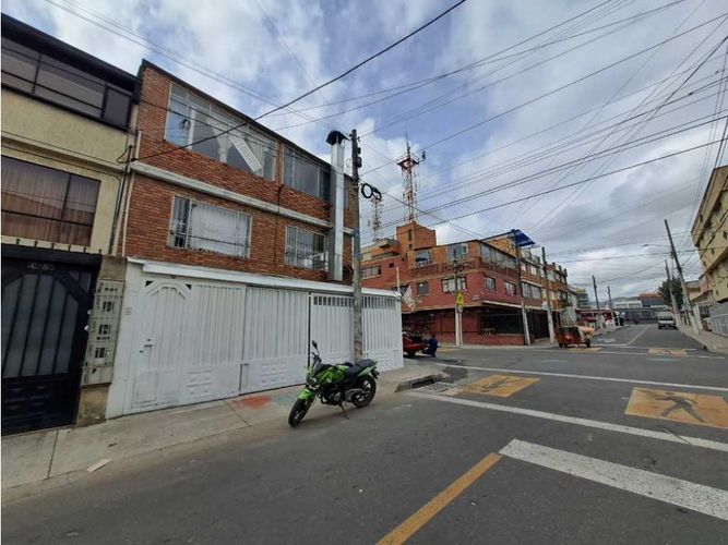 Casa de 6 alcobas en venta en La Alqueria, Bogotá, 321 m² · foto 8 de 24