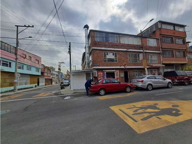 Casa de 6 alcobas en venta en La Alqueria, Bogotá, 321 m² · foto 9 de 24