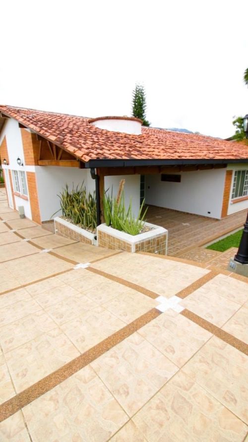 Casa de 4 alcobas en venta en Combia Baja, Pereira · foto 2 de 23