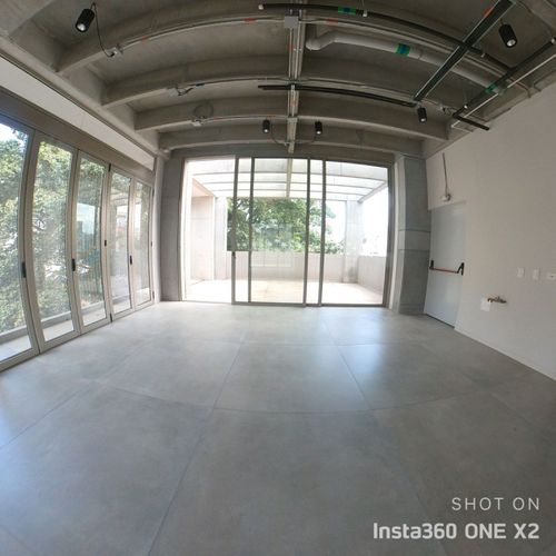 Local en arriendo en El Poblado, Medellín, 130 m² · foto 2 de 7