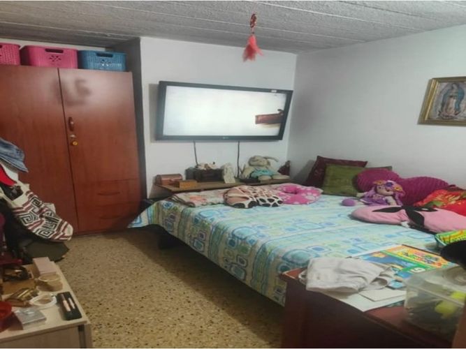 Casa de 4 alcobas en venta en La Florida, Bello, 64 m² · foto 2 de 9