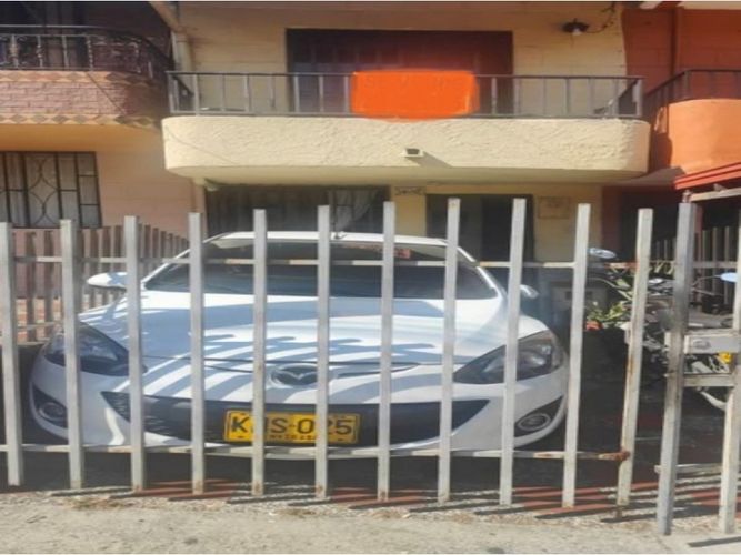 Casa de 4 alcobas en venta en La Florida, Bello, 64 m² · foto 9 de 9