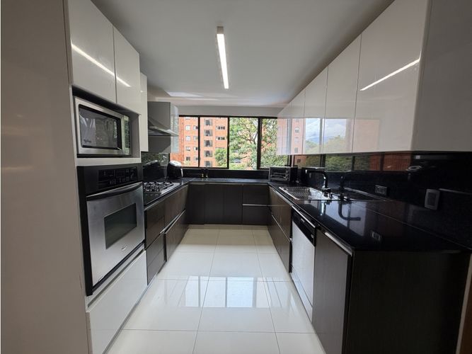 Apartamento en venta en Castropol, Medellín · foto 9 de 14