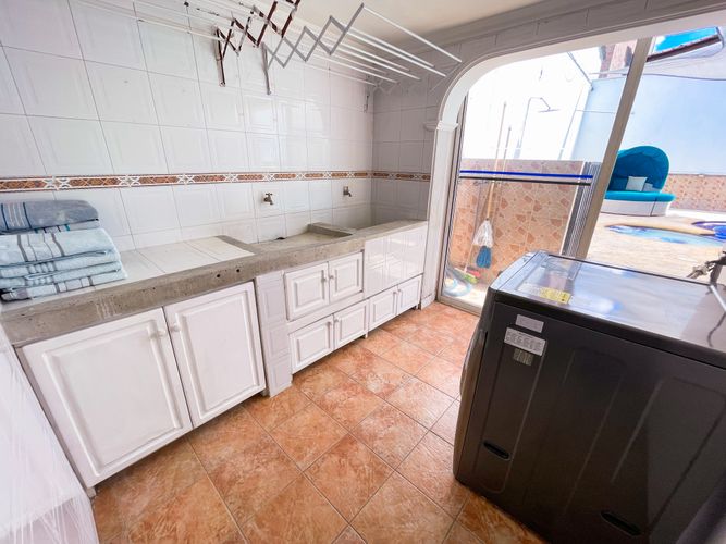 Casa de 5 alcobas en arriendo en La Castellana, Medellín, 280 m² · foto 12 de 19