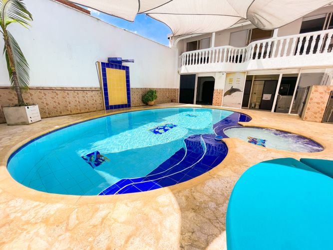 Casa de 5 alcobas en arriendo en La Castellana, Medellín, 280 m² · foto 3 de 19