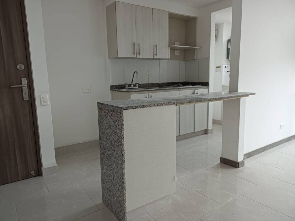 Apartamento en arriendo en Zona Industrial No. 2, Itagüí · foto 2 de 15