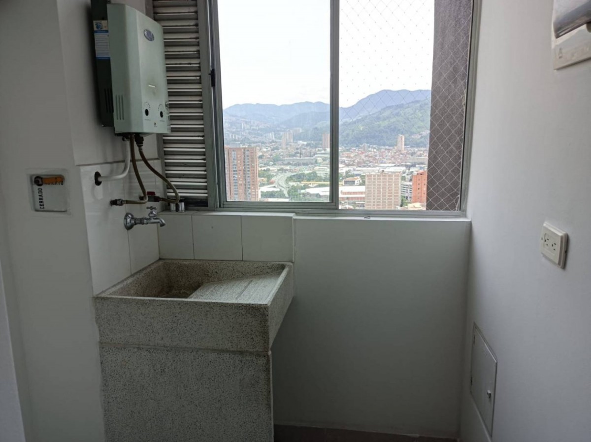 Apartamento en arriendo en Zona Industrial No. 2, Itagüí · foto 7 de 15