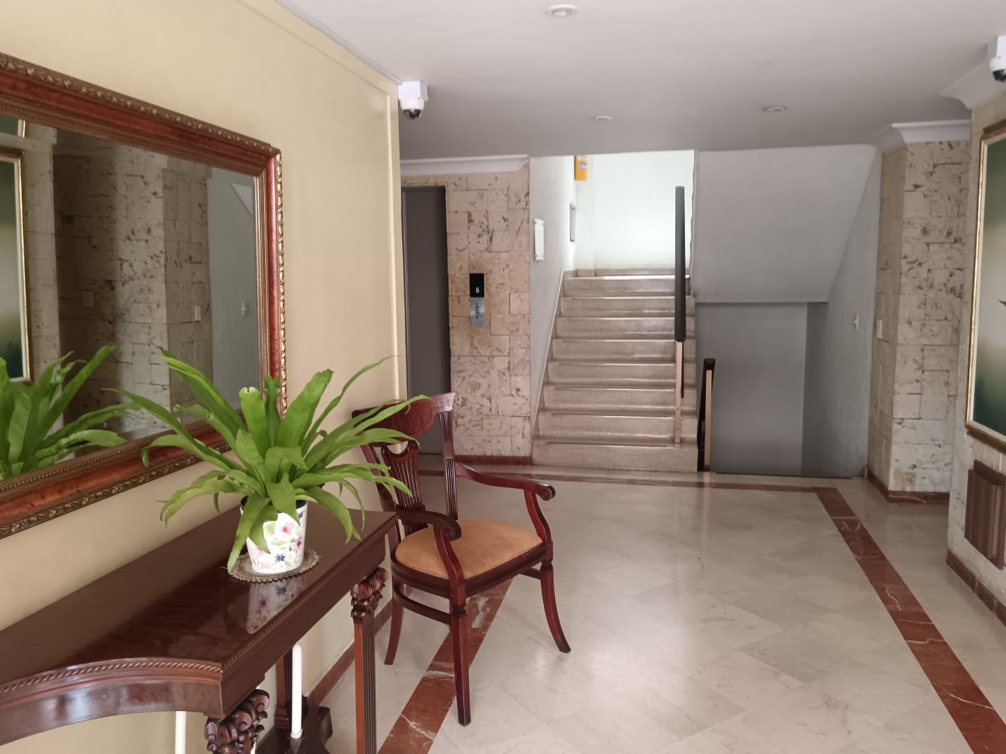 Apartamento en venta en La Carolina, Bogotá · foto 4 de 14