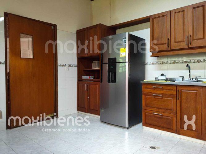 Casa de 4 alcobas en arriendo en Los Almendros, Apartado, 200 m² · foto 13 de 14