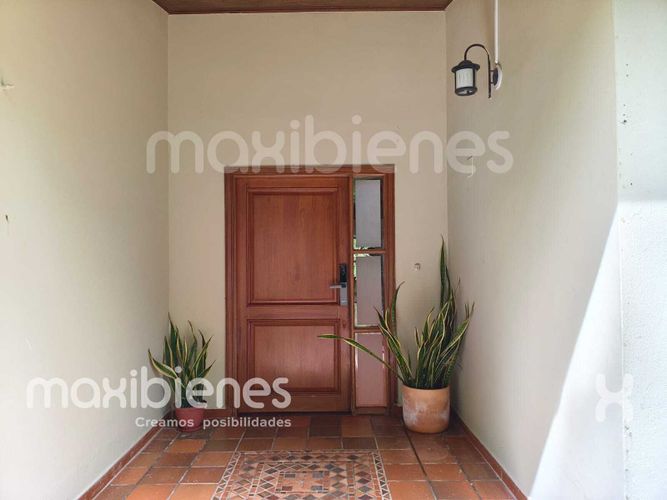 Casa de 4 alcobas en arriendo en Los Almendros, Apartado, 200 m² · foto 14 de 14
