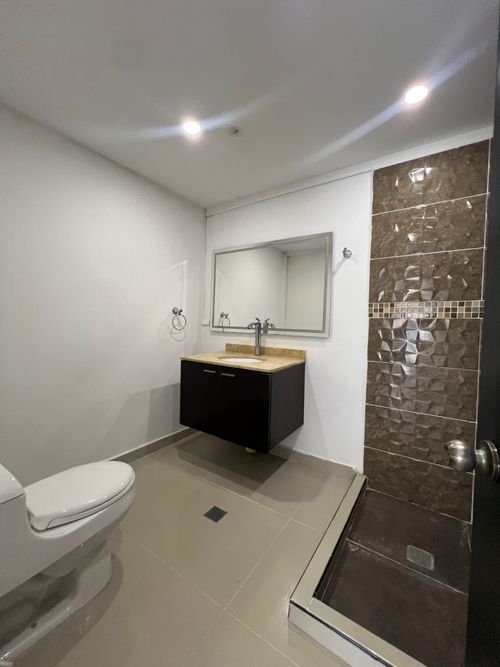 Casa de 7 alcobas en venta en El Bosque, Cali, 375 m² · foto 24 de 24