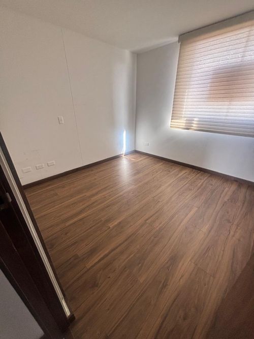 Apartamento de 3 alcobas en arriendo en Rionegro, 74 m² · foto 3 de 8