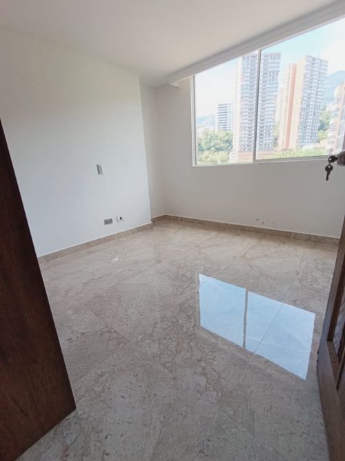 Apartamento de 3 alcobas en venta en San Lucas, Medellín, 120 m² · foto 13 de 24