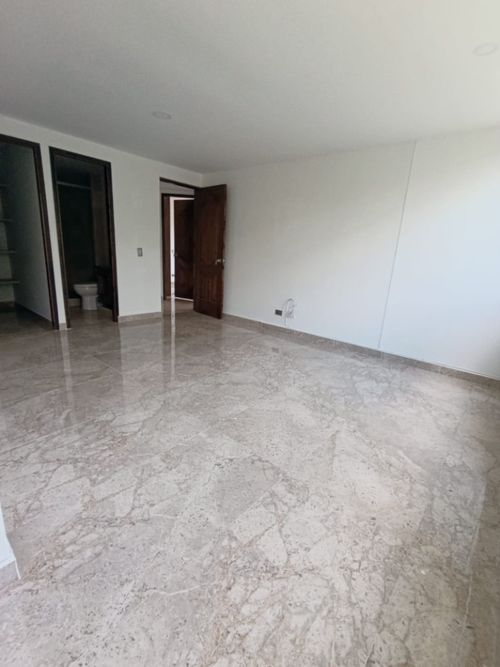 Apartamento de 3 alcobas en venta en San Lucas, Medellín, 120 m² · foto 20 de 24