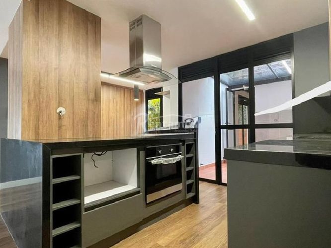 Apartamento de 3 alcobas en arriendo en San Lucas, Medellín, 285 m² · foto 5 de 21
