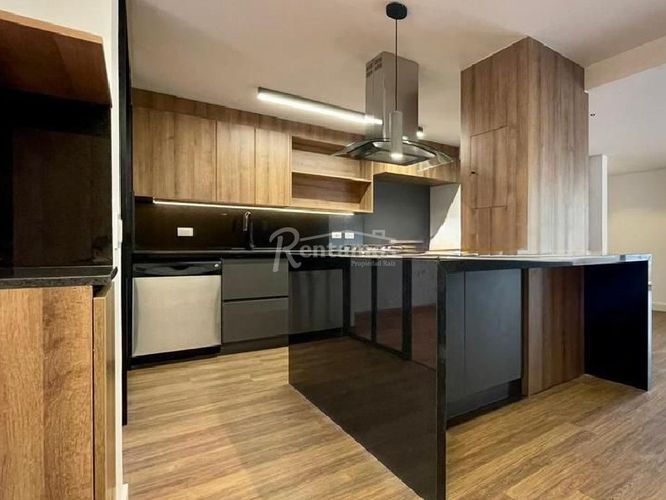 Apartamento de 3 alcobas en arriendo en San Lucas, Medellín, 285 m² · foto 7 de 21