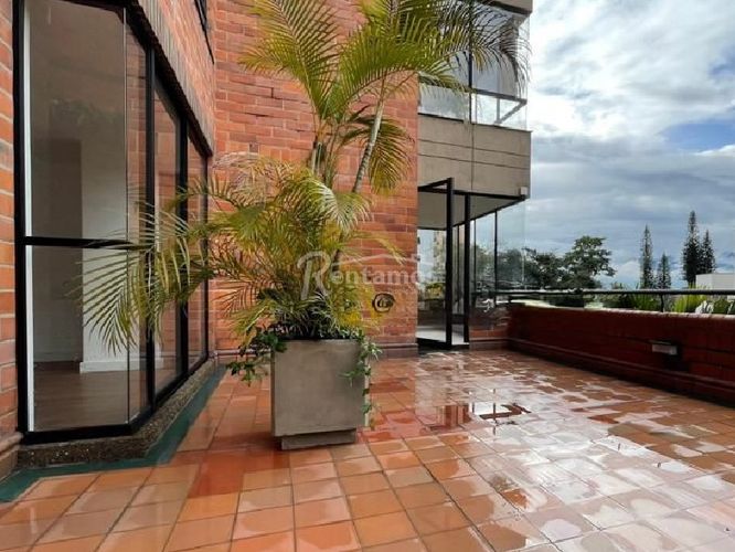 Apartamento de 3 alcobas en arriendo en San Lucas, Medellín, 285 m² · foto 18 de 21