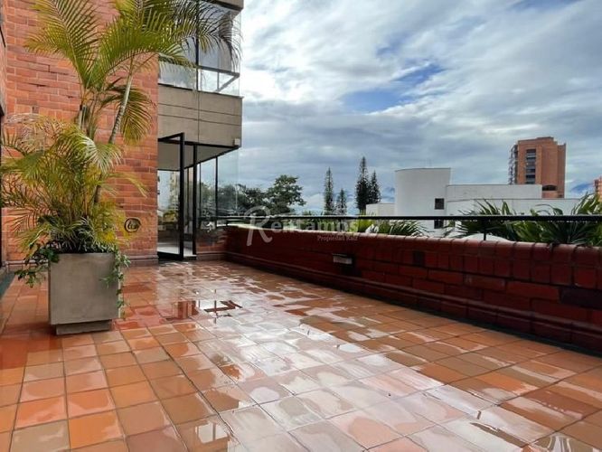 Apartamento de 3 alcobas en arriendo en San Lucas, Medellín, 285 m² · foto 19 de 21