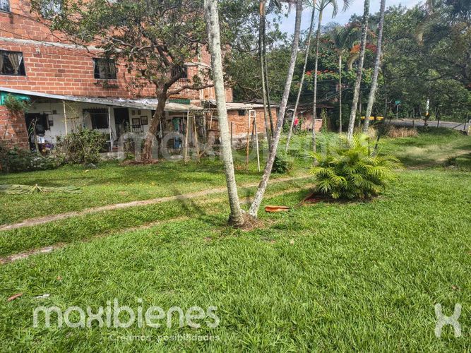 Lote en venta en La Maria, Copacabana, 263 m² · foto 4 de 4