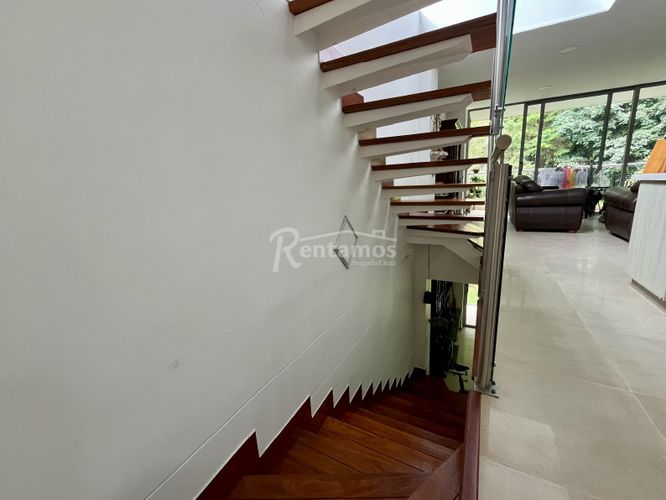 Casa de 3 alcobas en venta en Santa Catalina, Envigado, 286 m² · foto 6 de 24