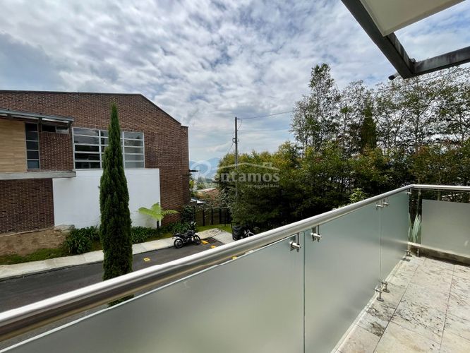 Casa de 3 alcobas en venta en Santa Catalina, Envigado, 286 m² · foto 18 de 24