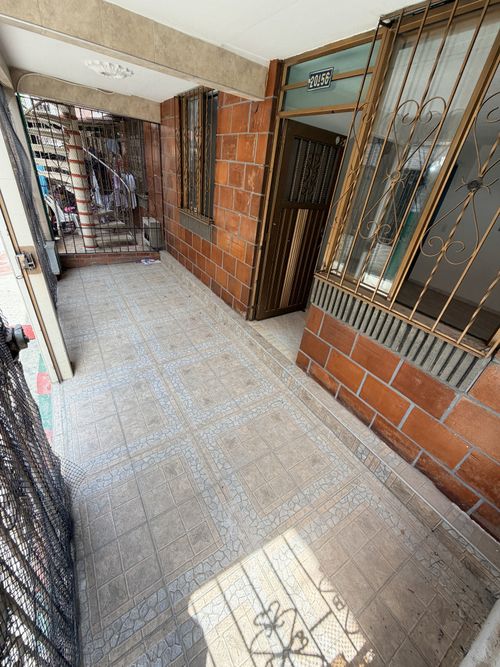 Casa de 5 alcobas en venta en Valle Grande, Cali, 140 m² · foto 4 de 24