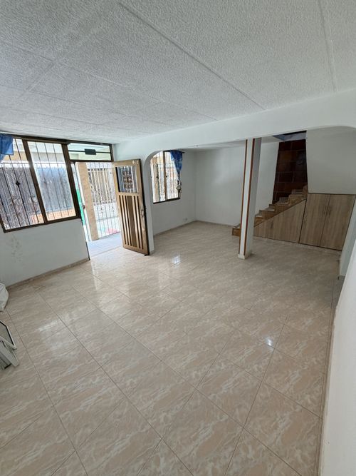 Casa de 5 alcobas en venta en Valle Grande, Cali, 140 m² · foto 8 de 24