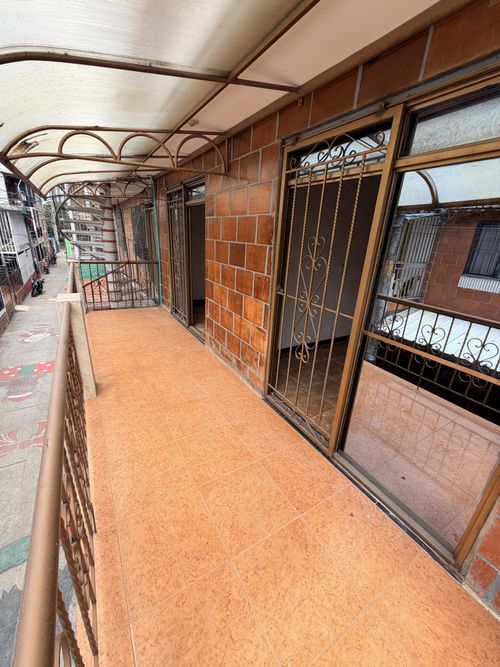 Casa de 5 alcobas en venta en Valle Grande, Cali, 140 m² · foto 12 de 24