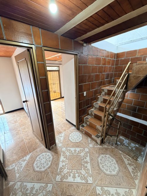 Casa de 5 alcobas en venta en Valle Grande, Cali, 140 m² · foto 15 de 24